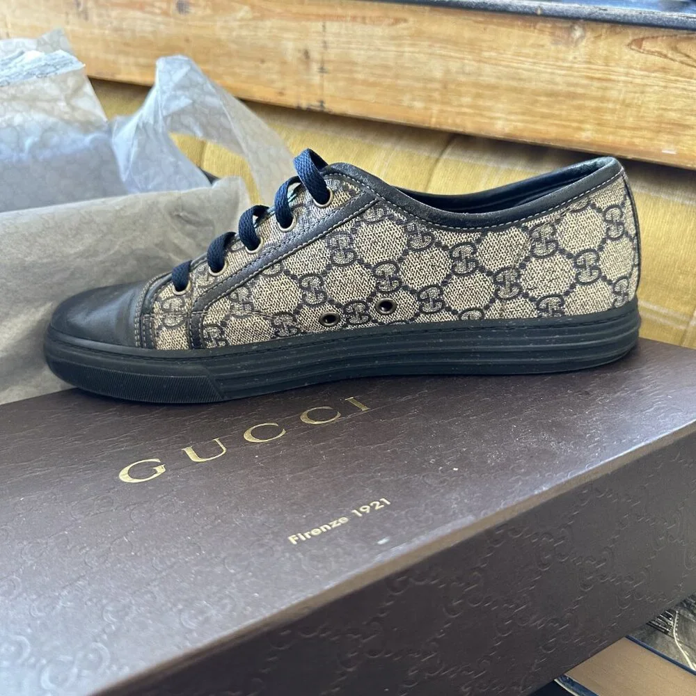 Gucci Navy Blue and Beige GG Canvas Low-Top Sneakers
